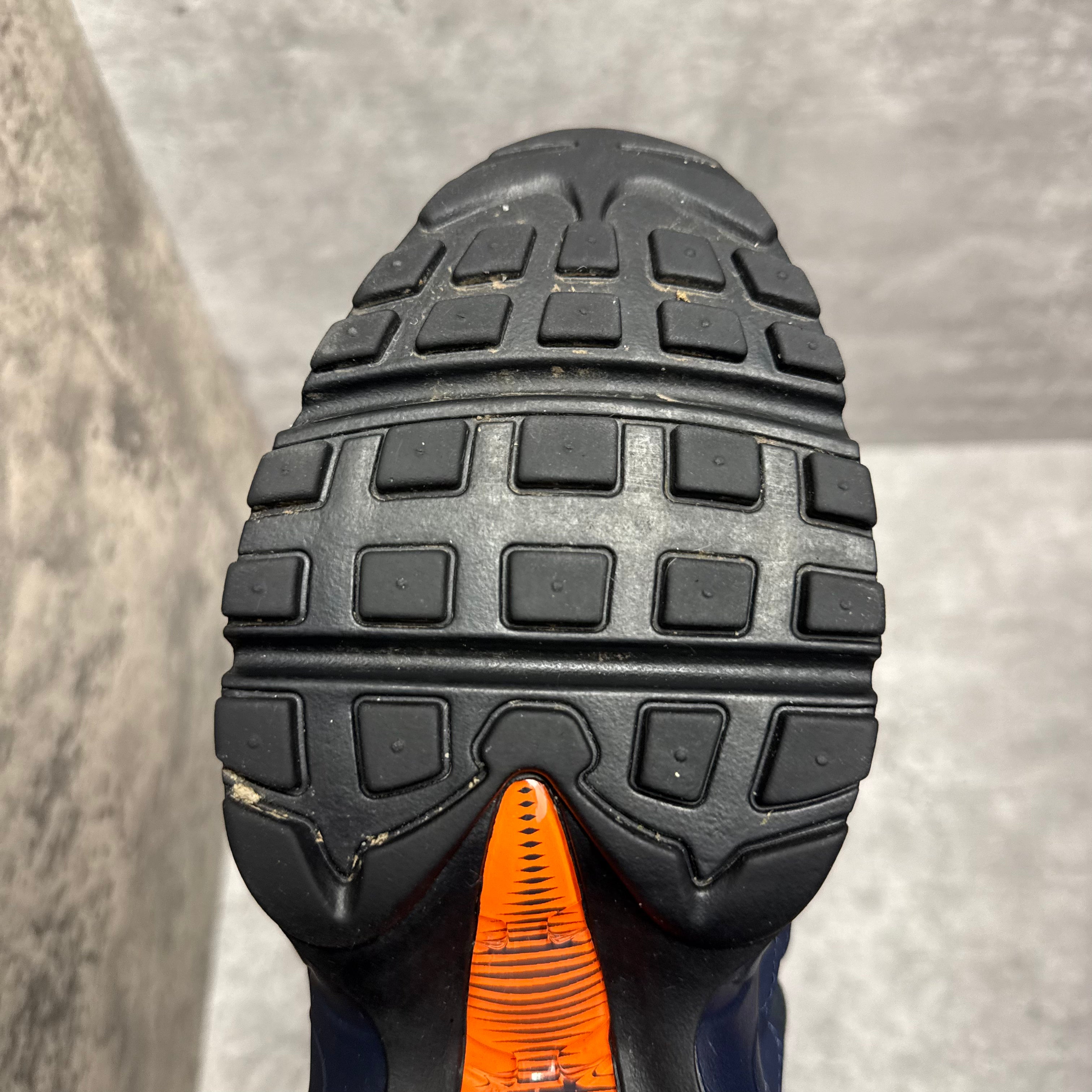 Nike Airmax 95 Retro Logo Obsidian - Cheshire Creps 