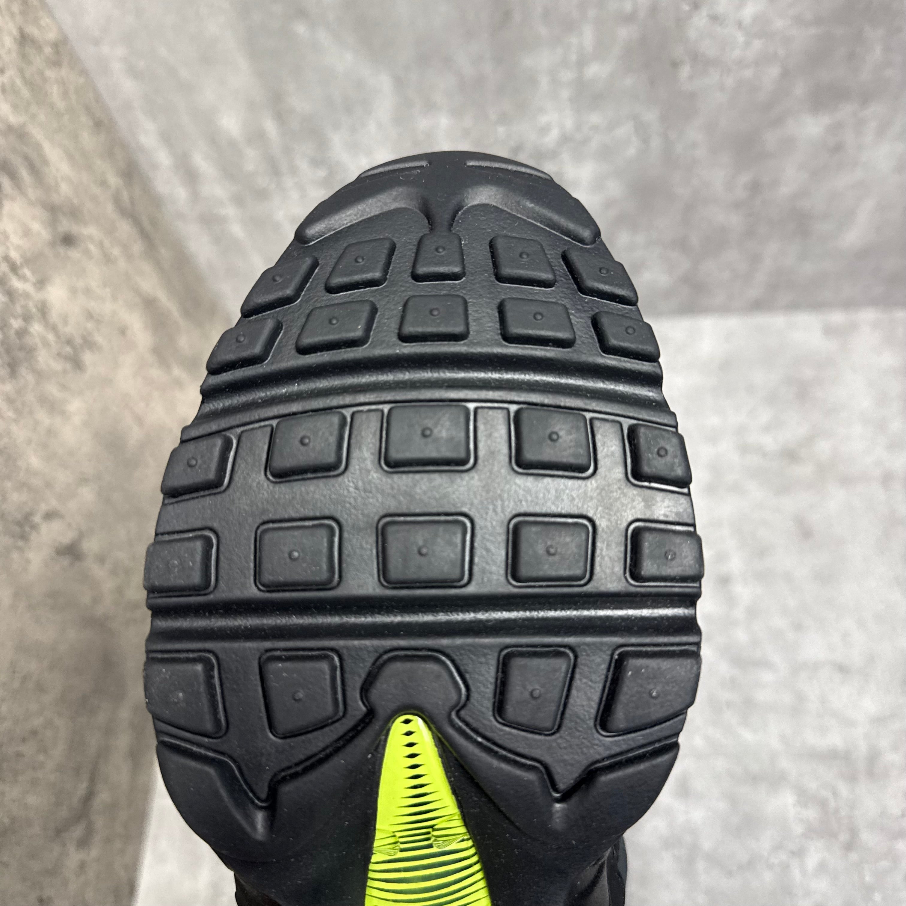 Nike Airmax 95 Retro Logo Volt - Cheshire Creps 