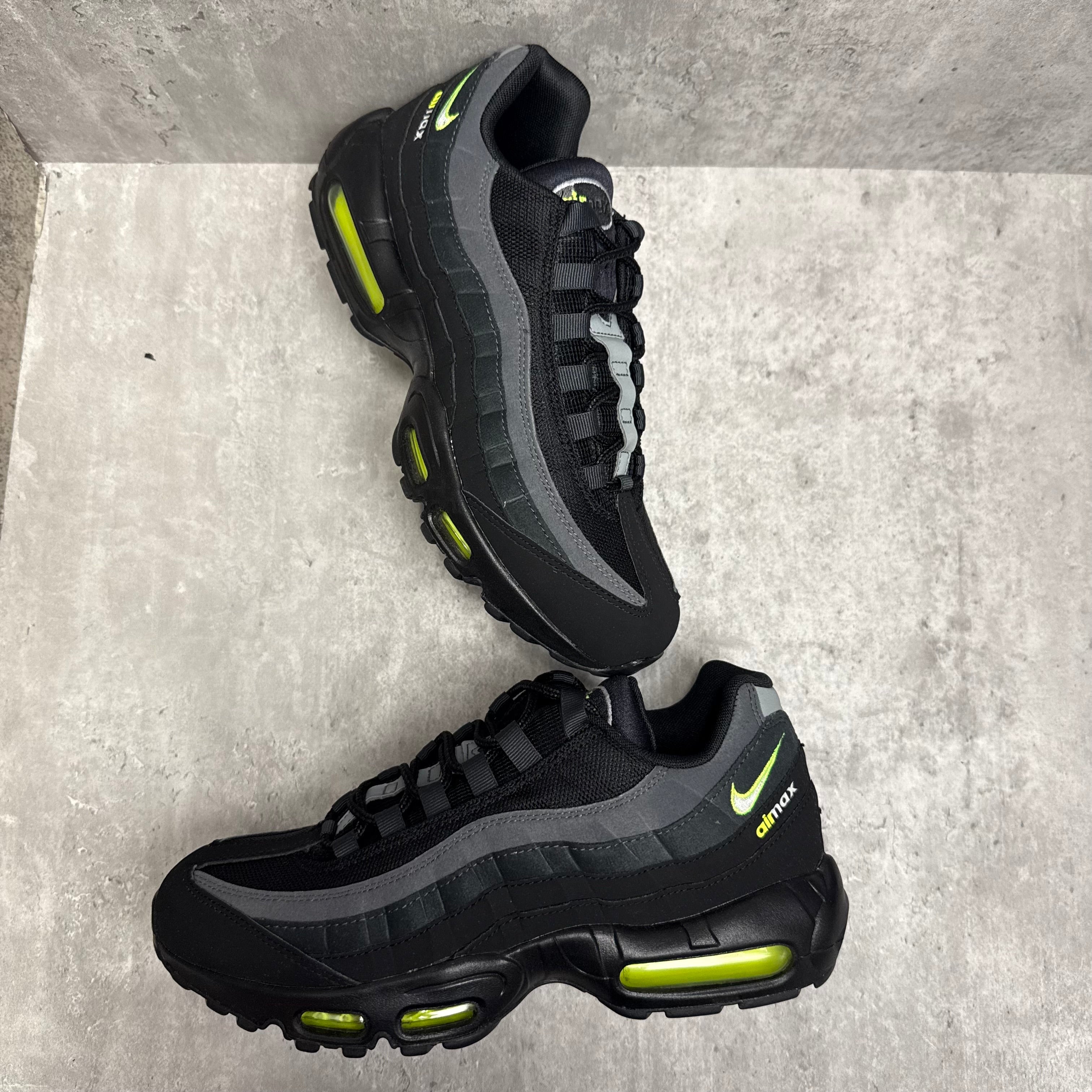 Nike Airmax 95 Retro Logo Volt - Cheshire Creps 