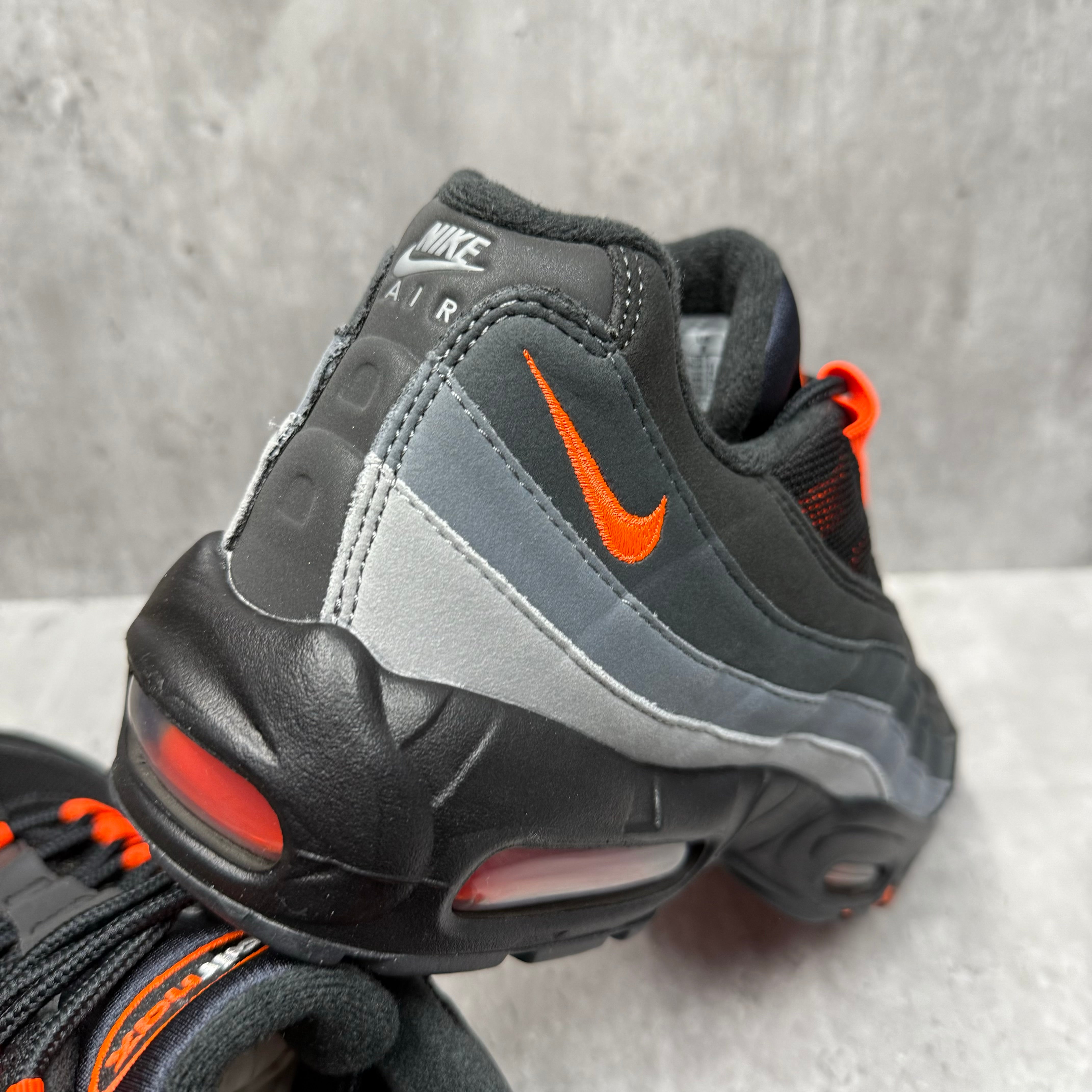 nike airmax 95 halloween