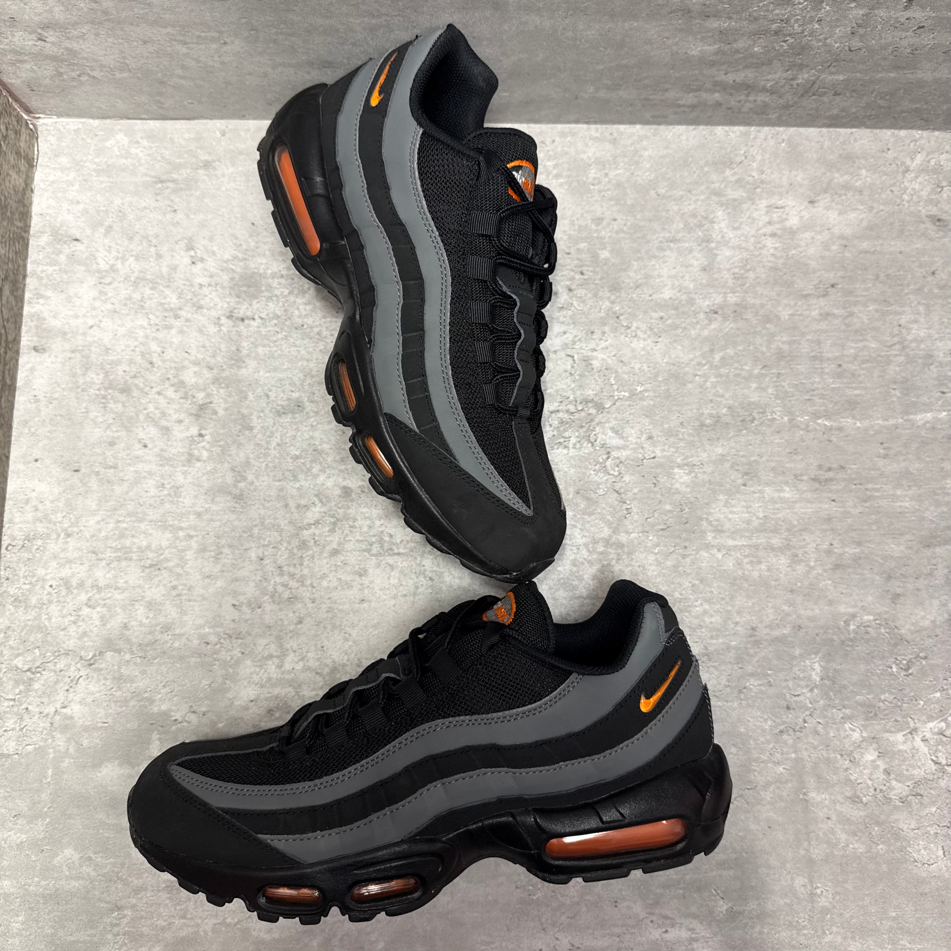 Nike Airmax 95 Safety Orange - Cheshire Creps 