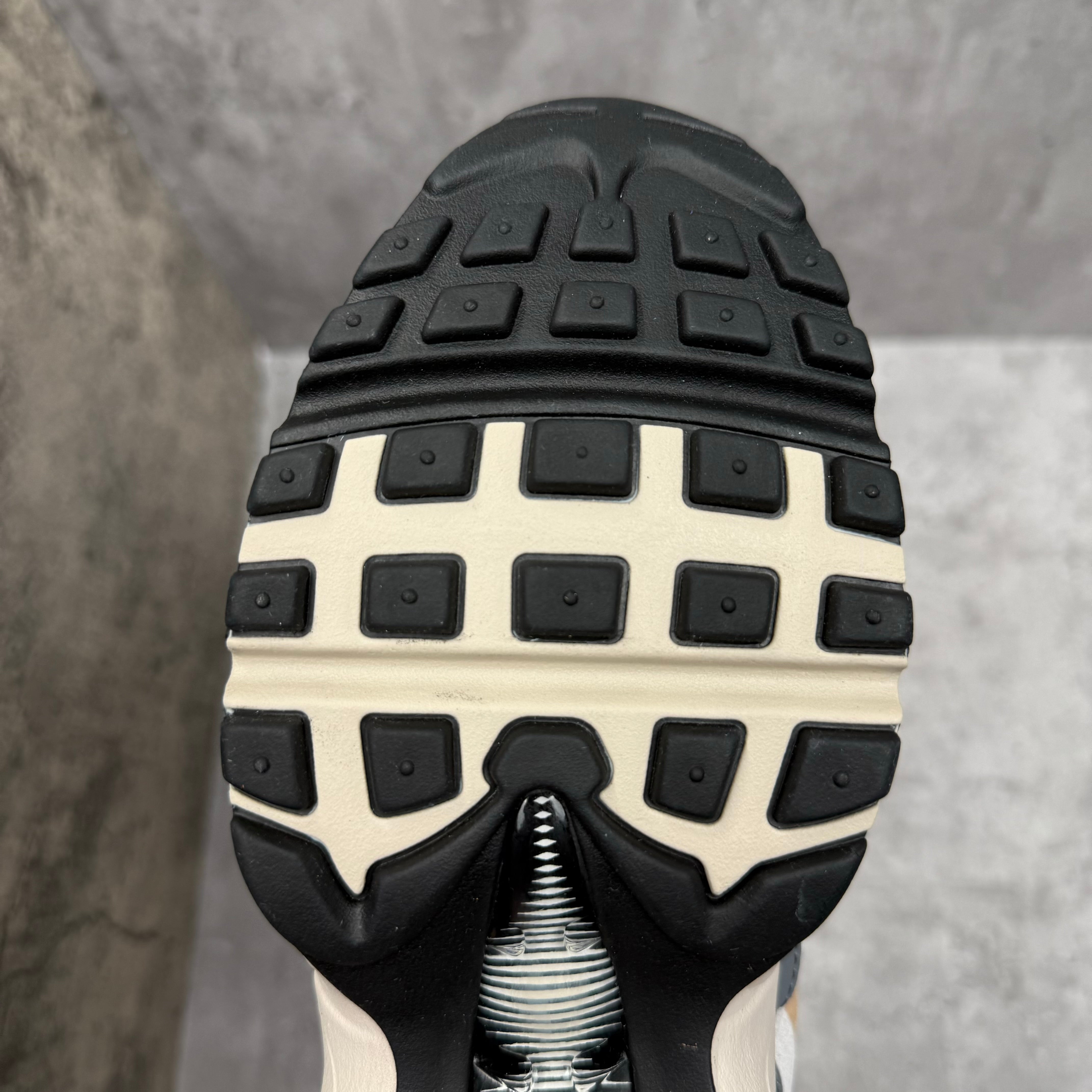 Nike Airmax 95 Smoke Grey - Cheshire Creps 