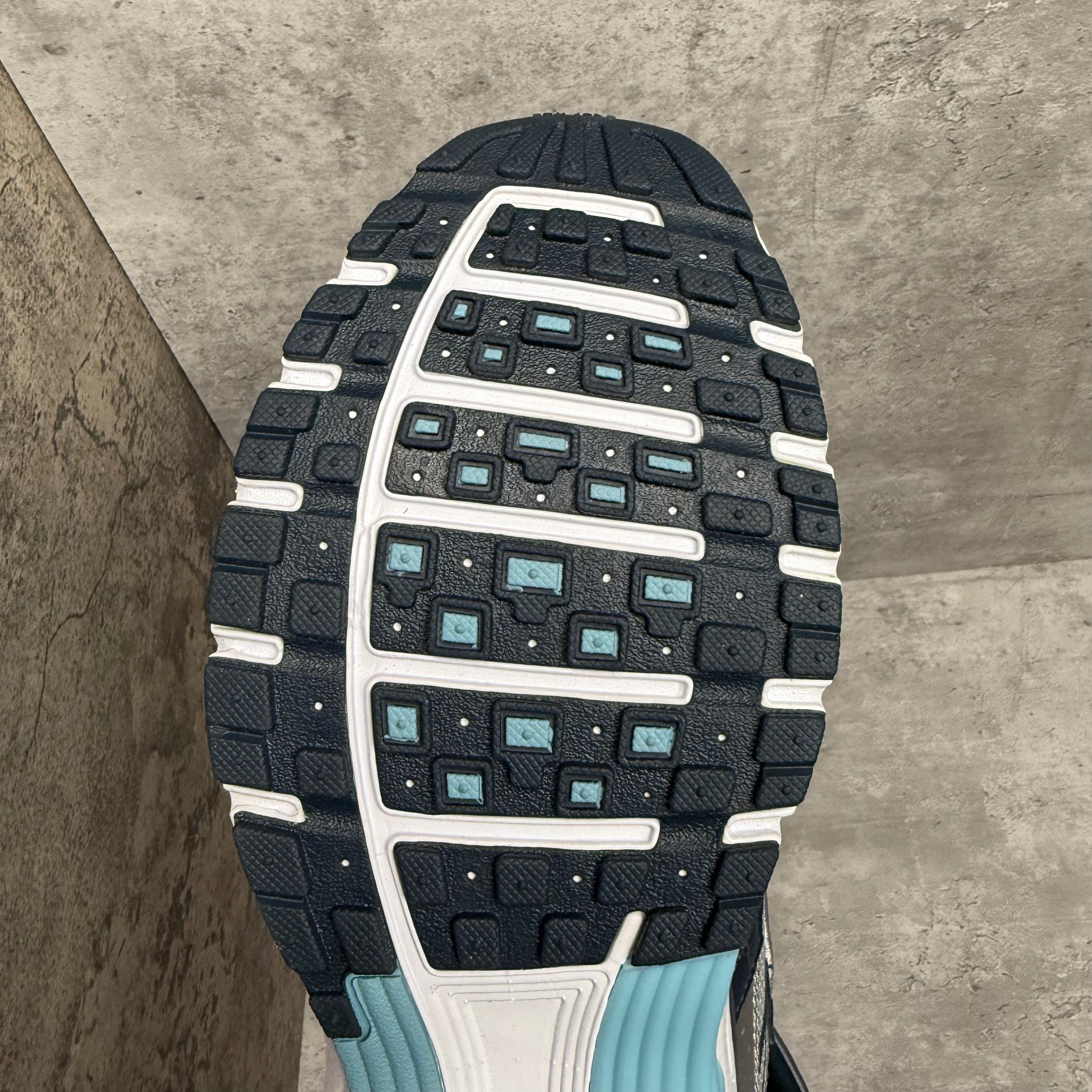 Nike P-6000 Armoury Navy