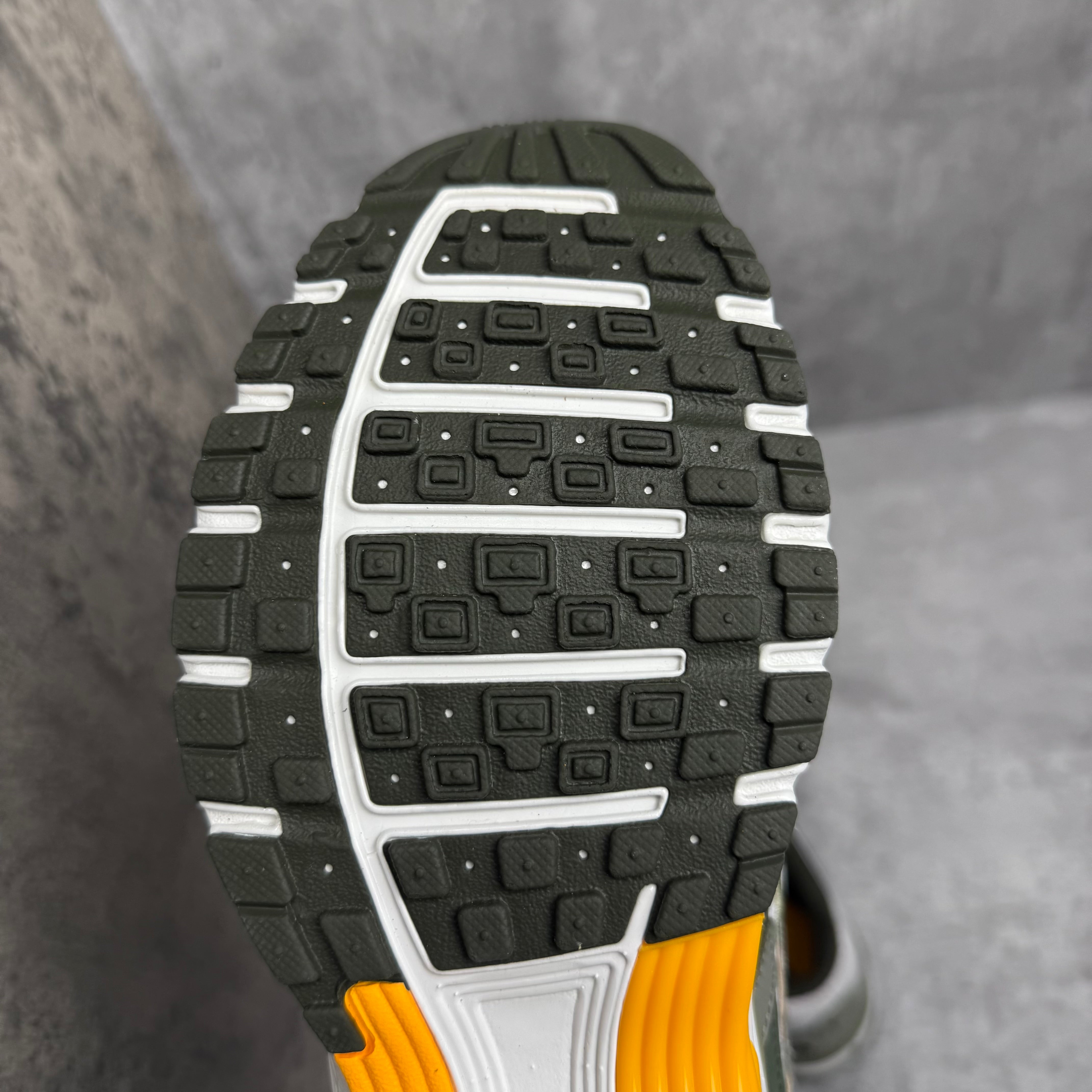 Nike P-6000 Cargo Khaki - Cheshire Creps 