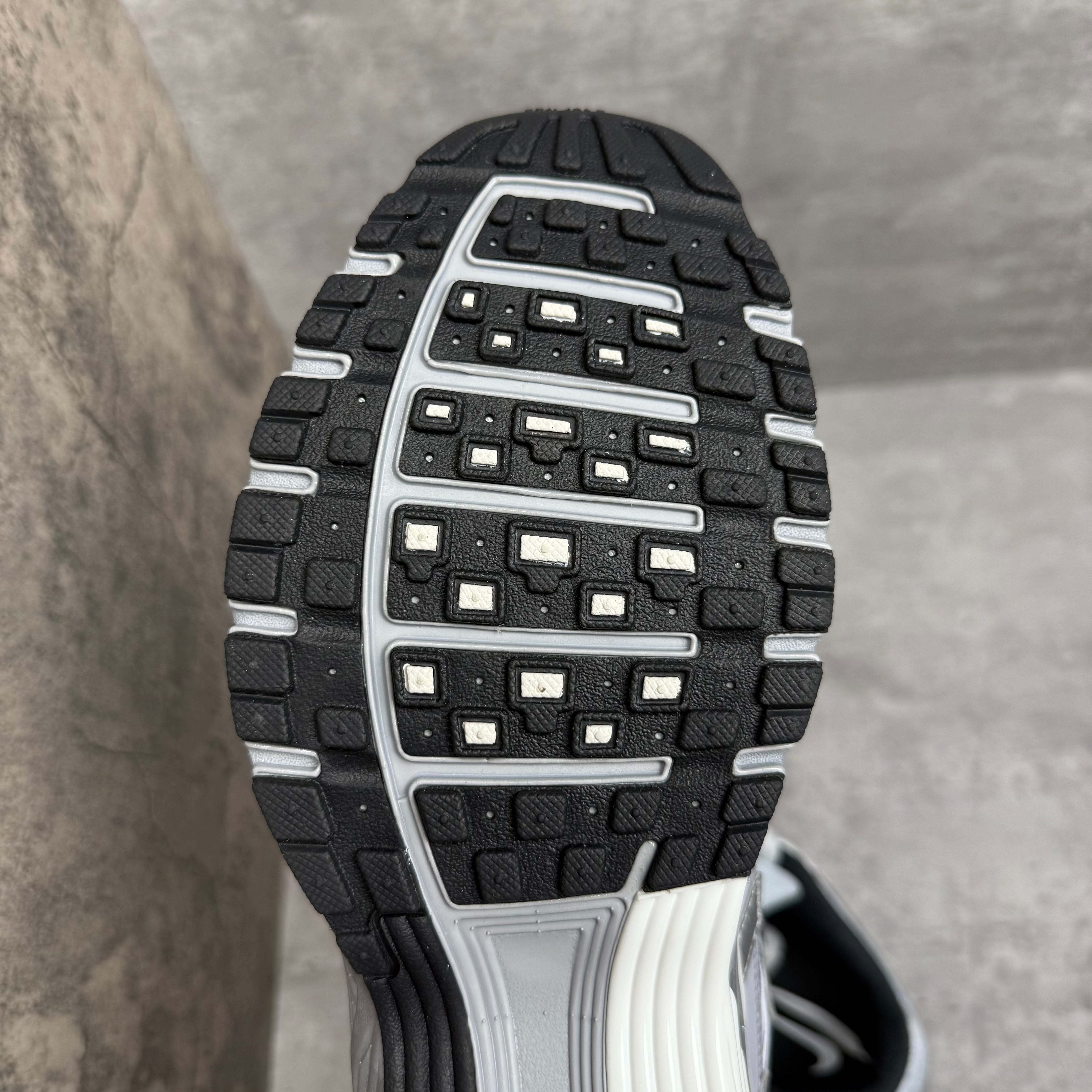 Nike P-6000 Metallic Silver Wolf Grey