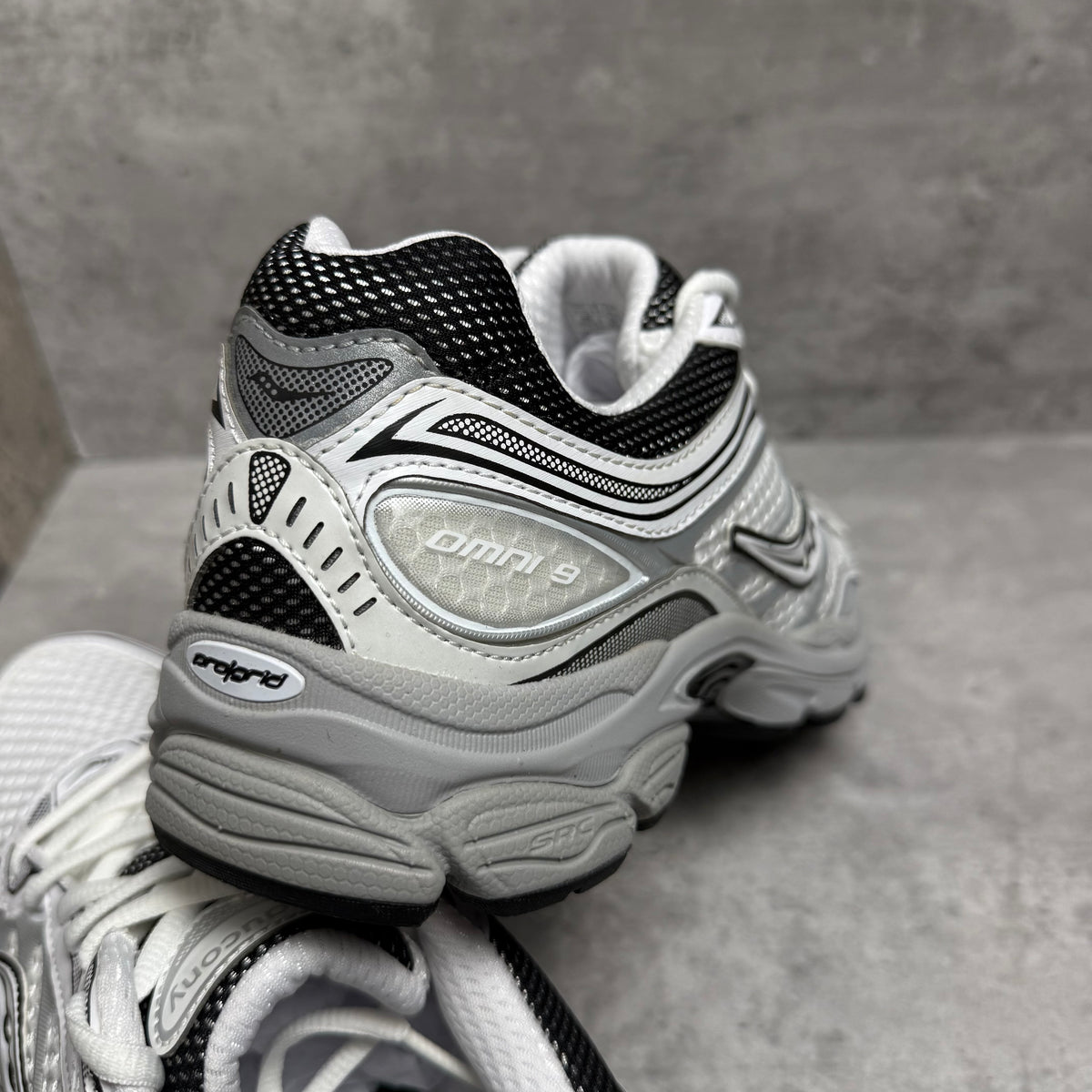 Saucony Pro Grid Omni 9 White Cadet - Cheshire Creps